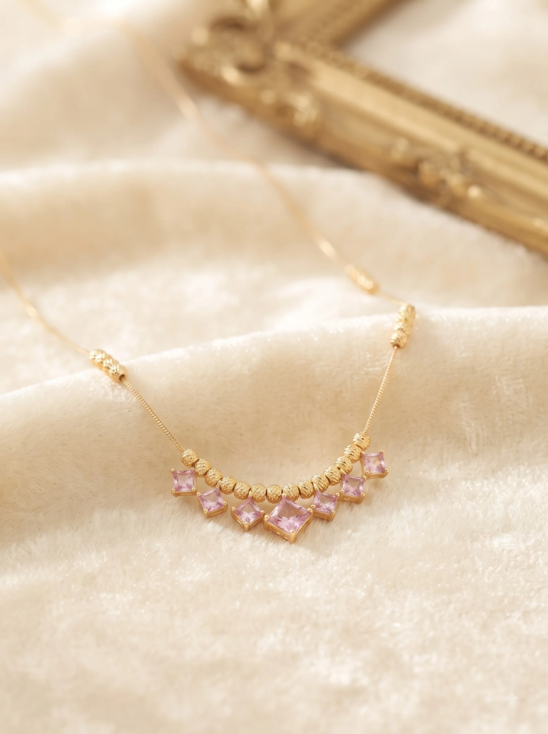 Stylish Gold Chain Pendant - Image 2