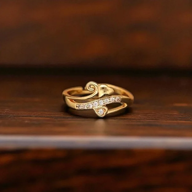 Crystal Swirl Heart Gold Ring - Image 4