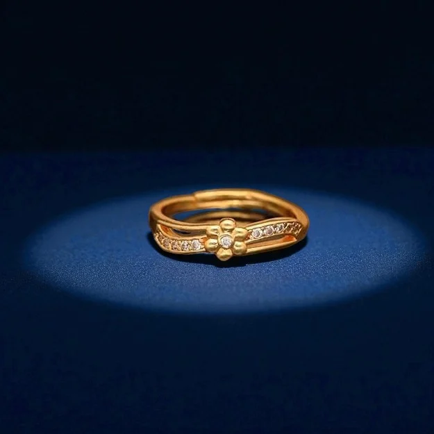 Crystal Flower Gold Ring - Image 4