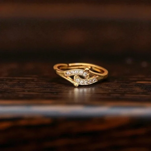 Crystal Leaf Swirl Gold Ring - Image 3