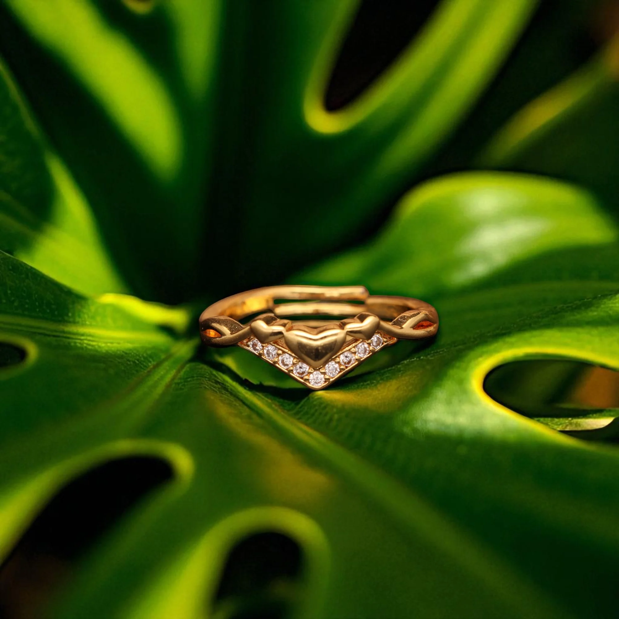 Crystal Heart Chevron Gold Ring - Image 5