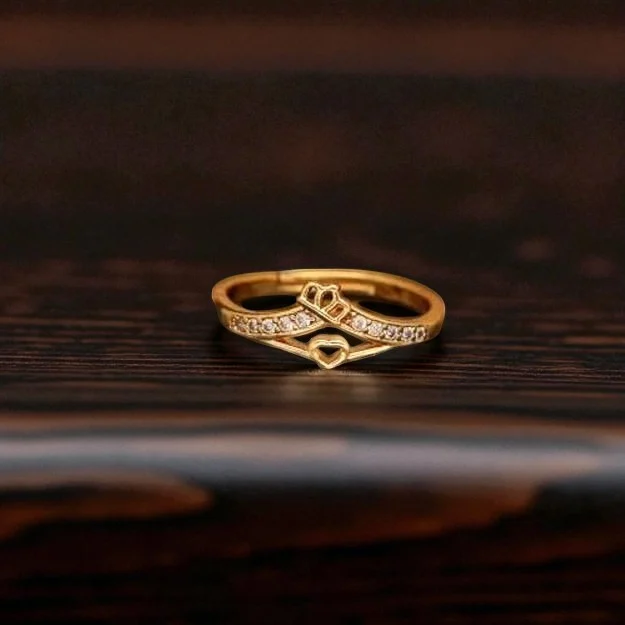 Crystal Leaf Gold Ring - Image 2