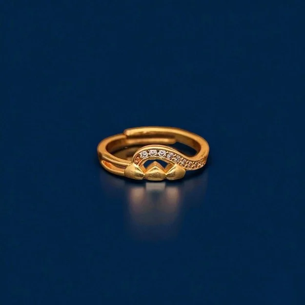 Crystal Heart Gold Ring - Image 3