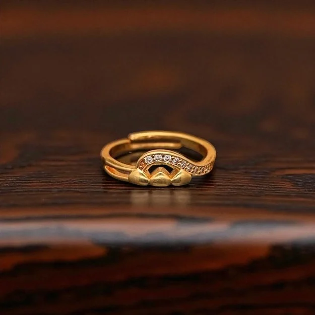 Crystal Heart Gold Ring - Image 2