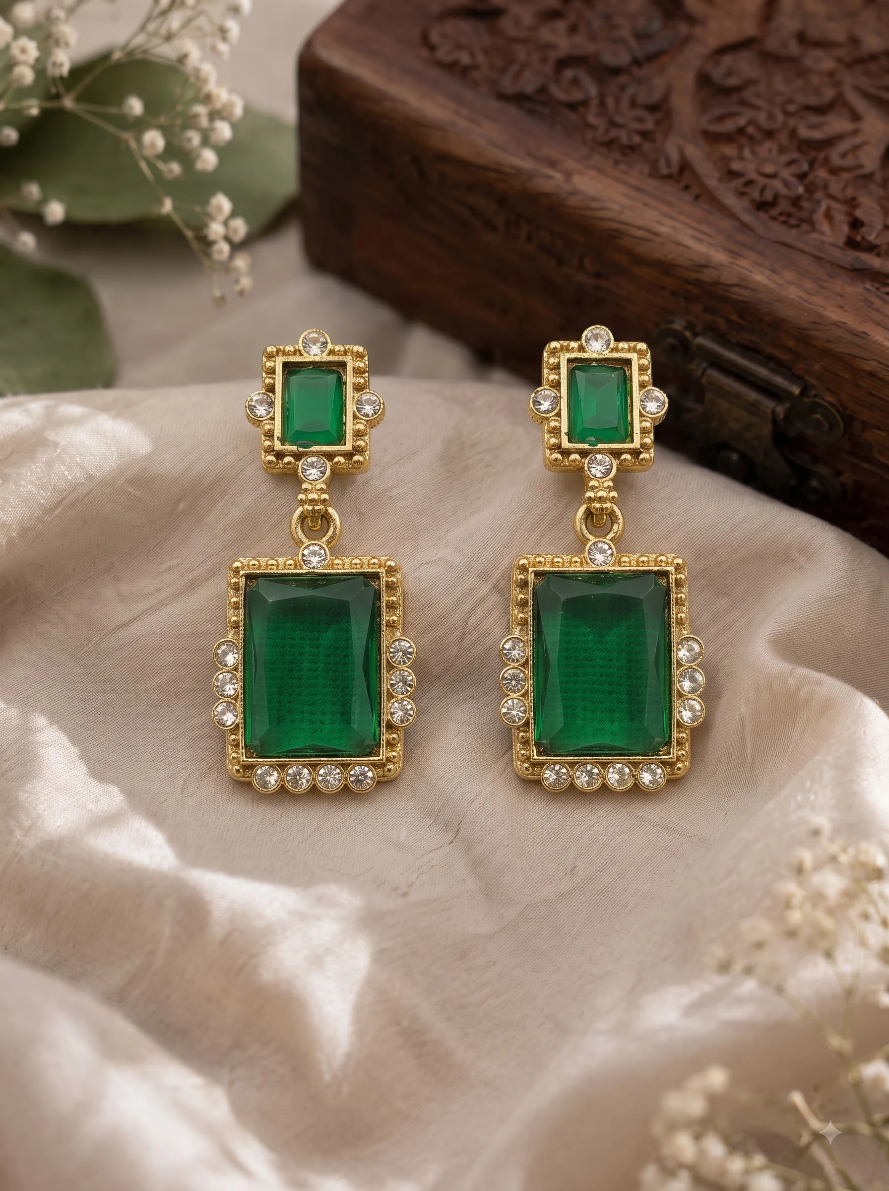 Emerald Green Geometric Drop Earrings - Image 4