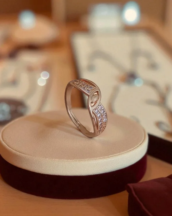 Rose Leaf Spark Ring