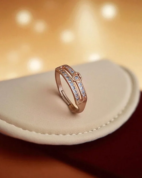 Rose Loop Shine Ring