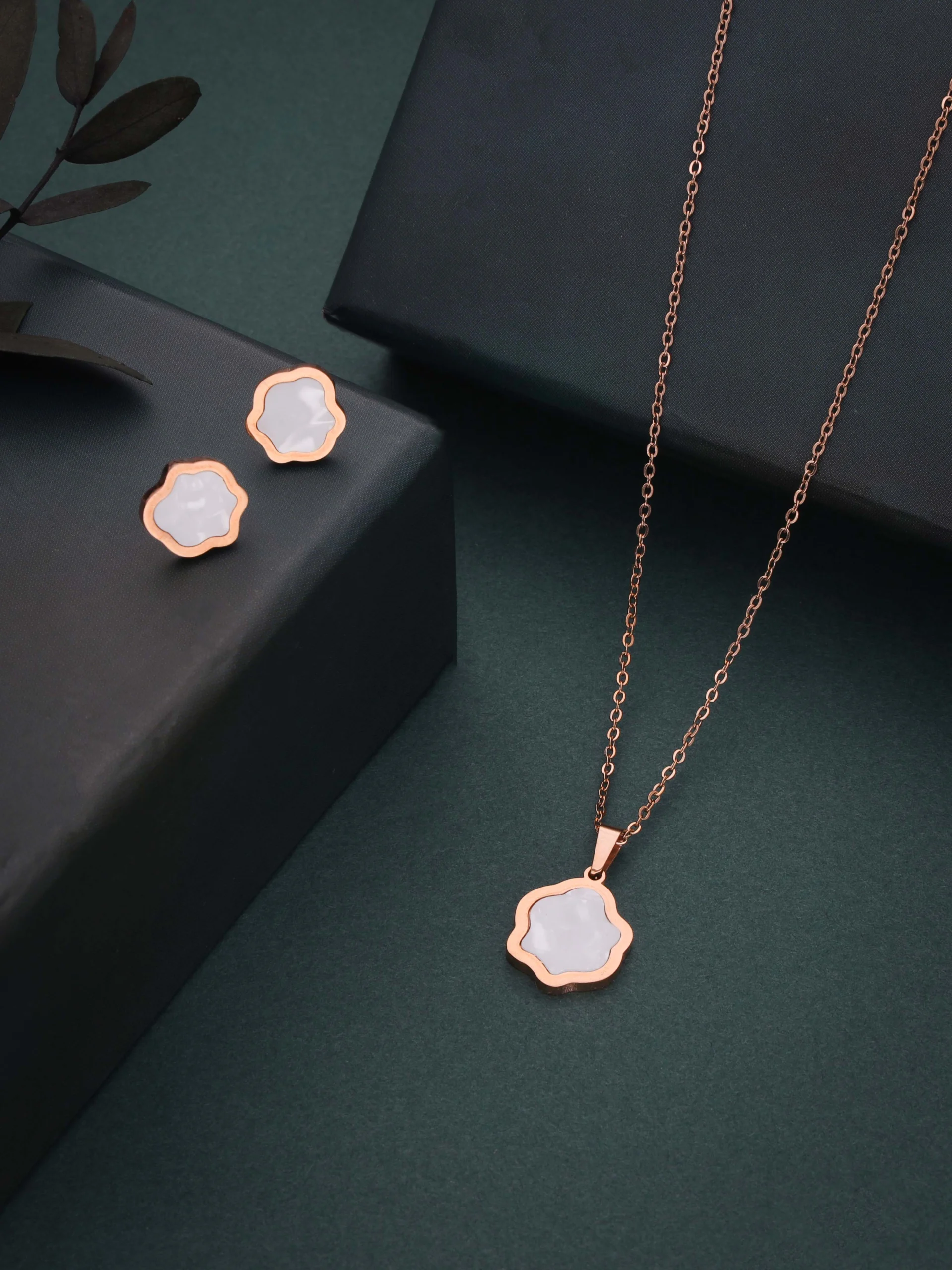 Elegant Chain Pendant with Earrings - Image 2
