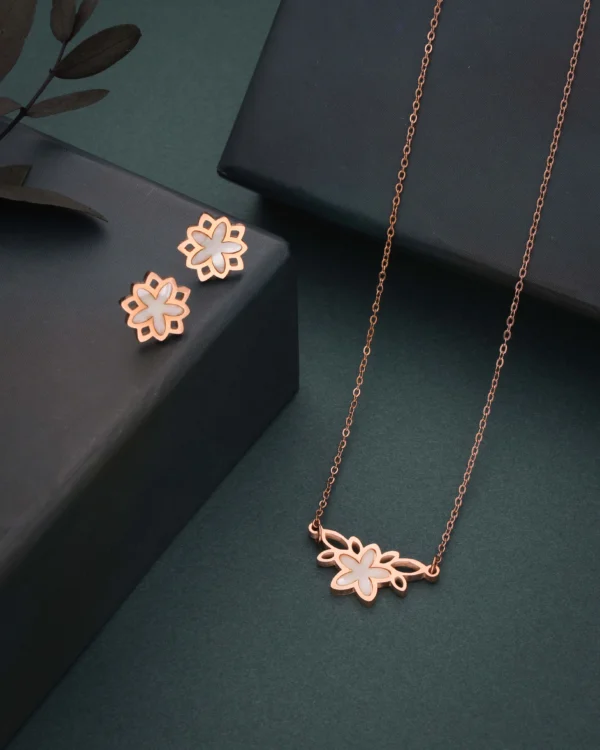Luxury Pendant Necklace Set
