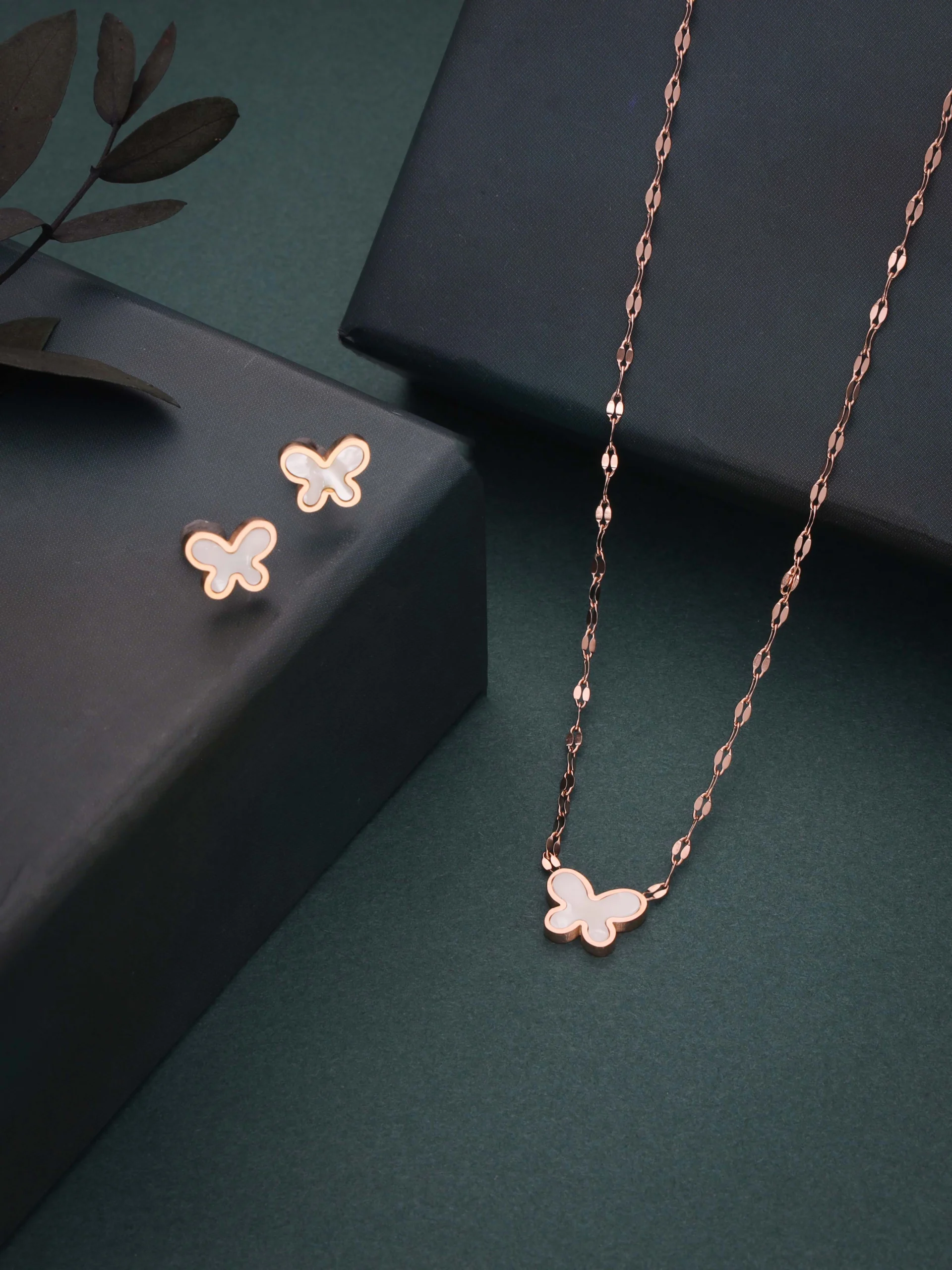 Luxury Pendant Necklace Set