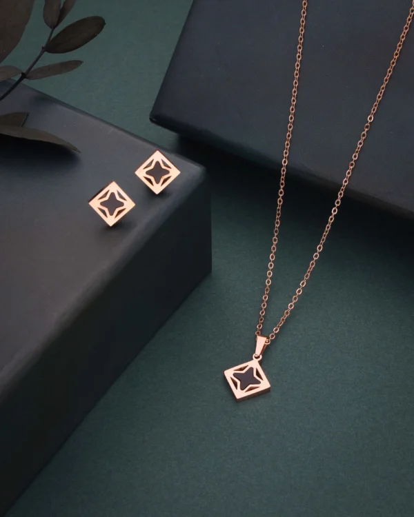 Daily Wear Pendant Set