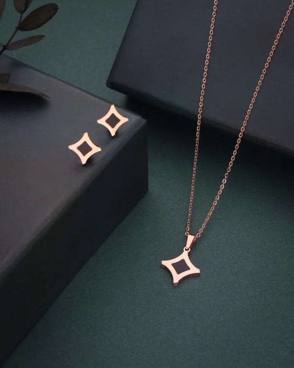 Stylish Chain Pendant & Earrings