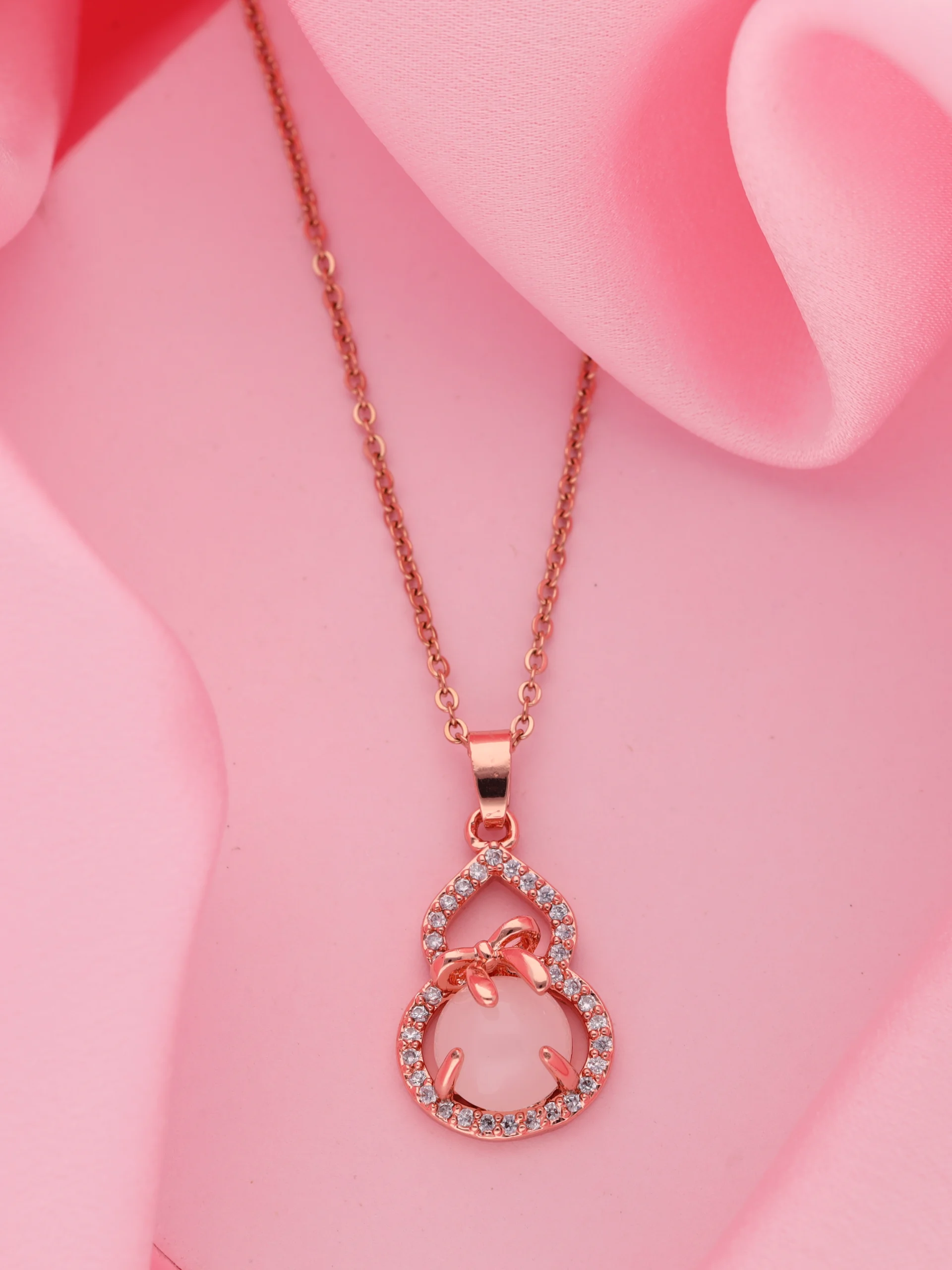 Rose Gold Elegant Pendant
