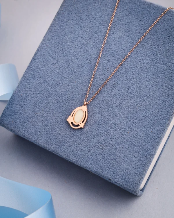 Rose Gold Oval Pendant Necklace
