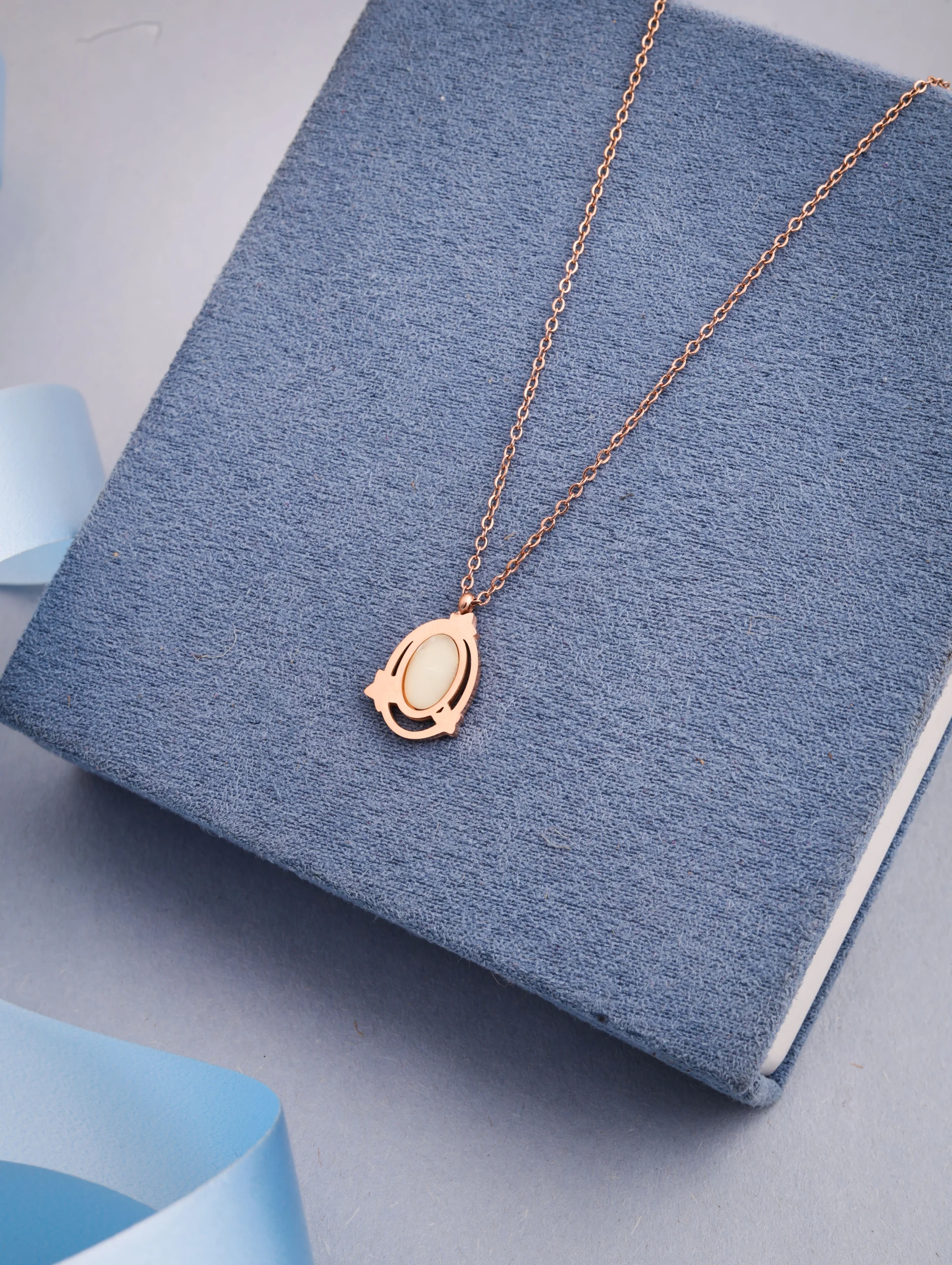 Rose Gold Oval Pendant Necklace