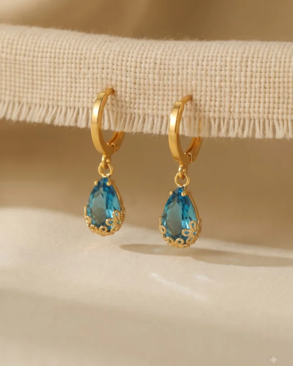 Sky Blue Crystal Earrings  Description