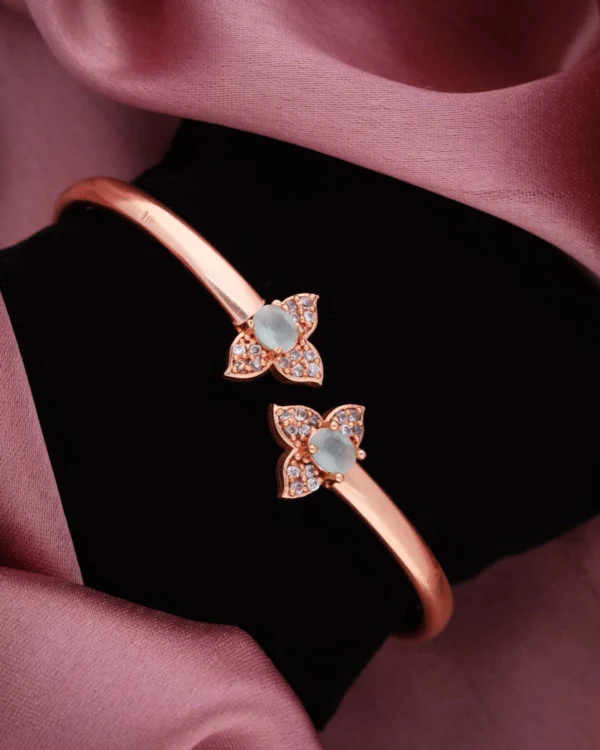 Gold Vertical Bar Band Ring
