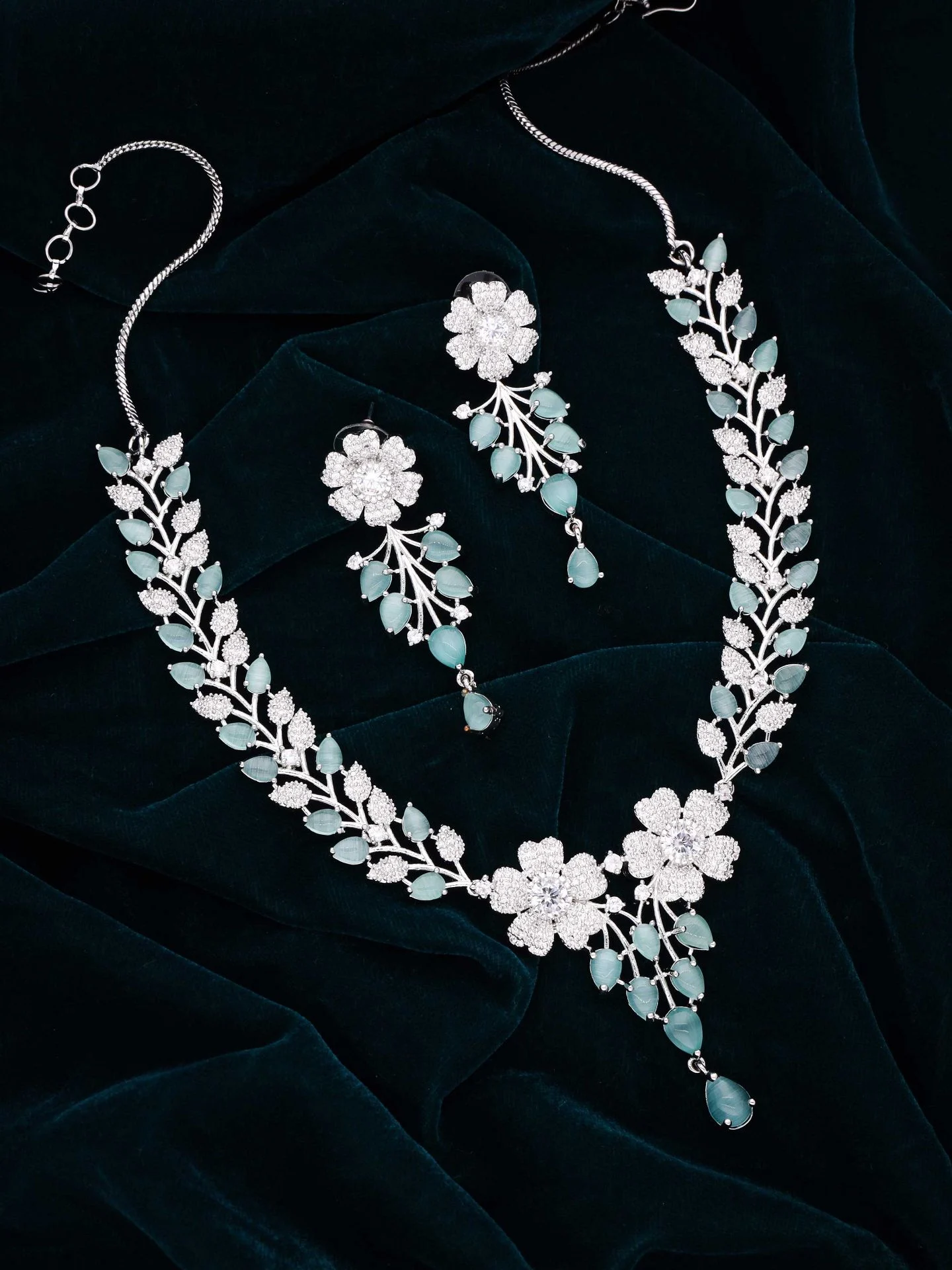 Floral Mint Pearl Necklace Set