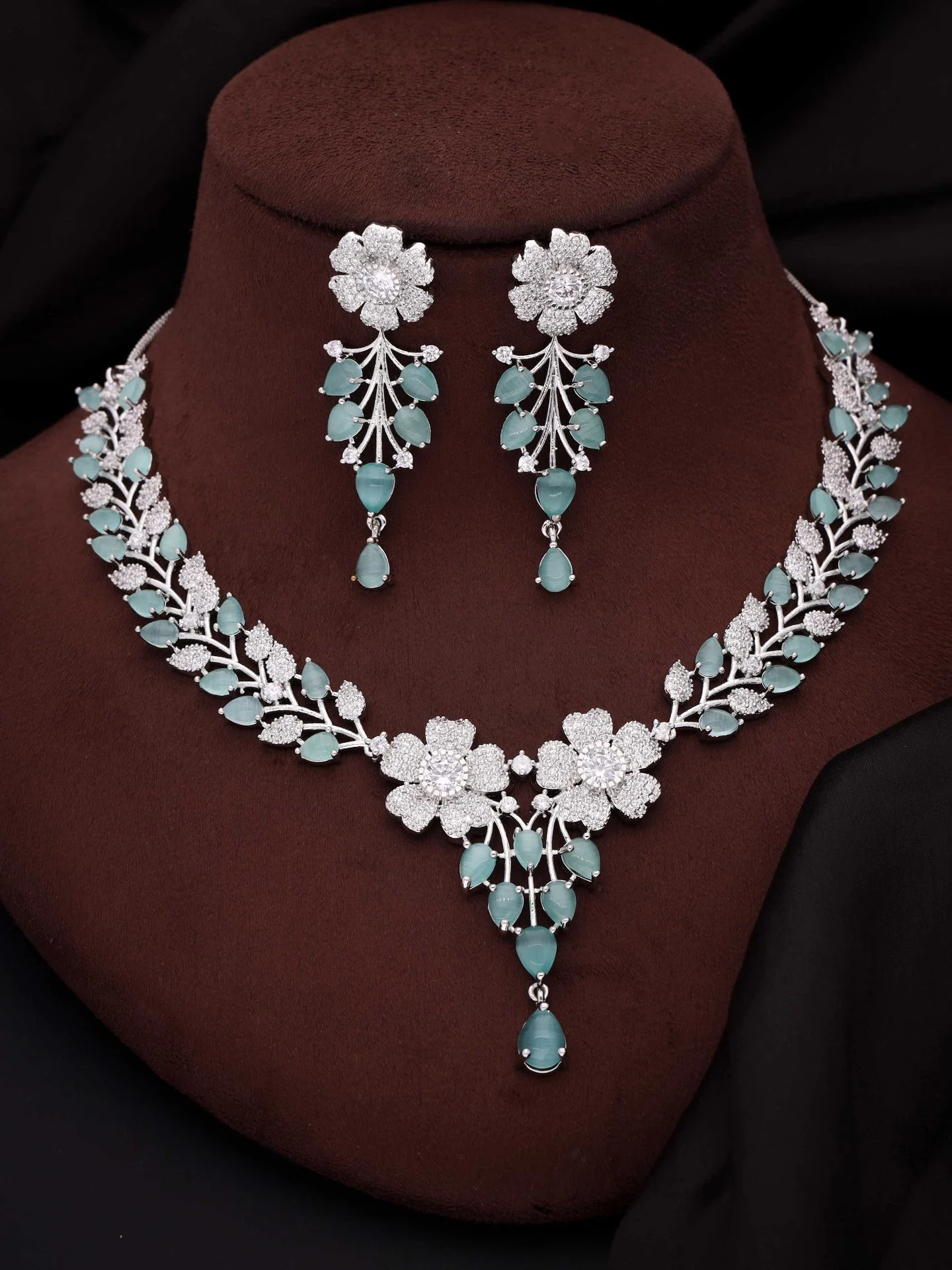 Floral Mint Pearl Necklace Set - Image 2