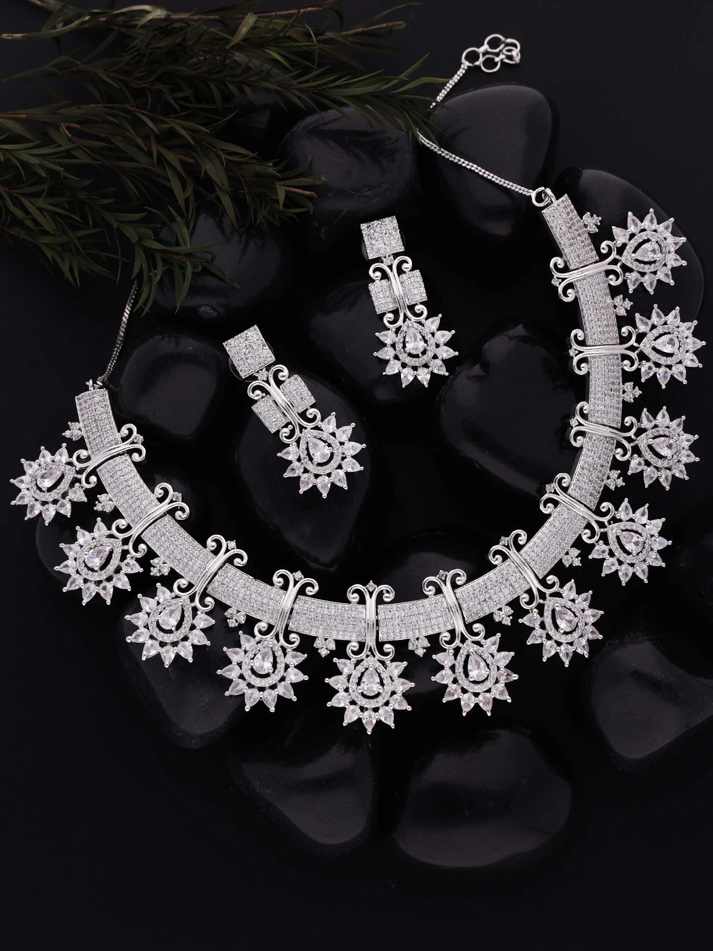 Silver Starburst Necklace Set - Image 3