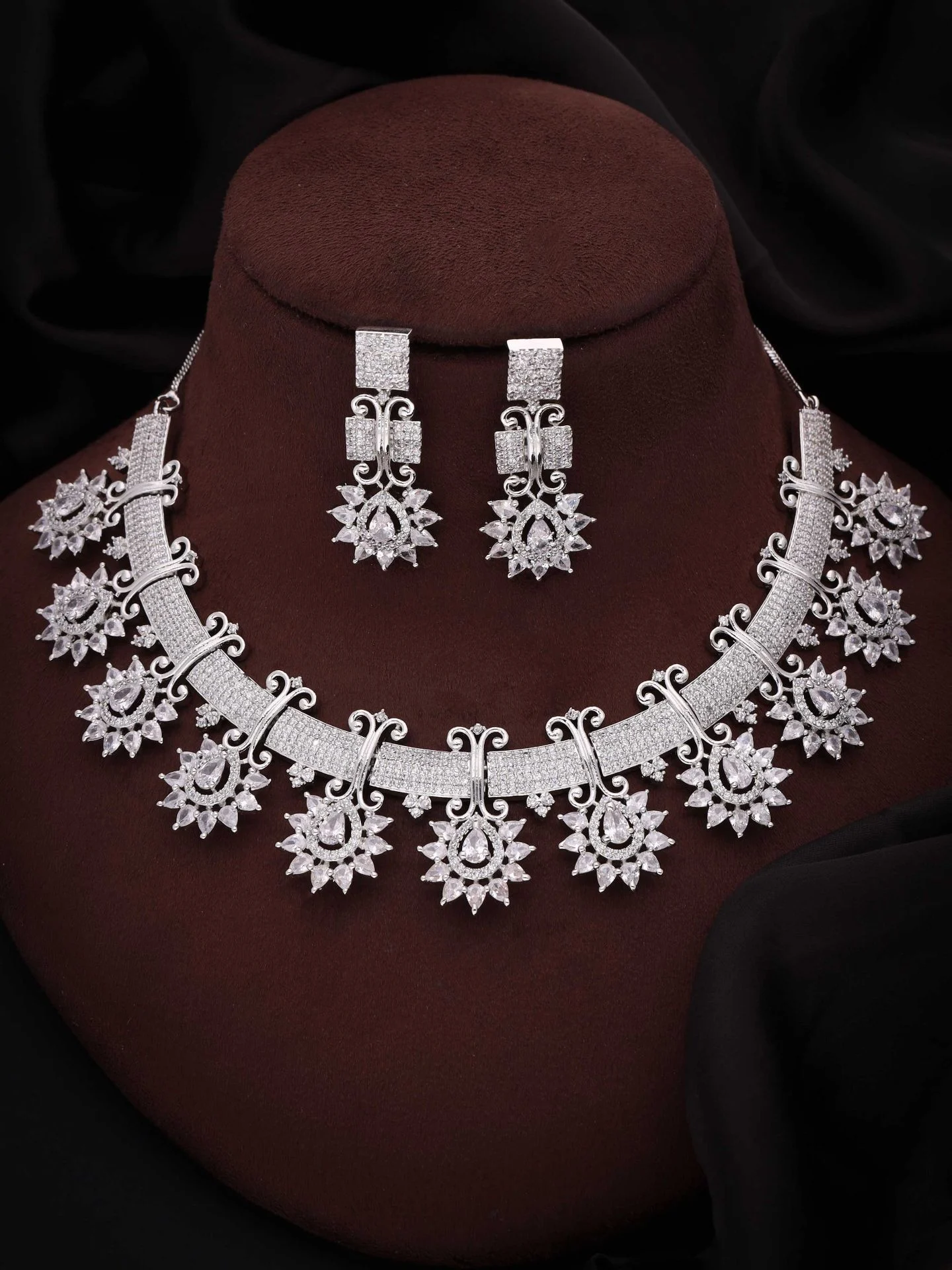 Silver Starburst Necklace Set