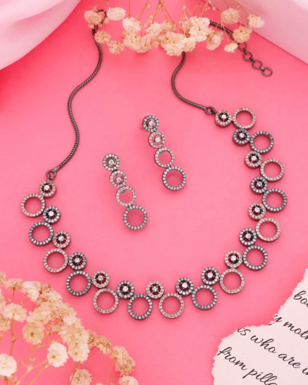 Elegant Black Circle Necklace Set