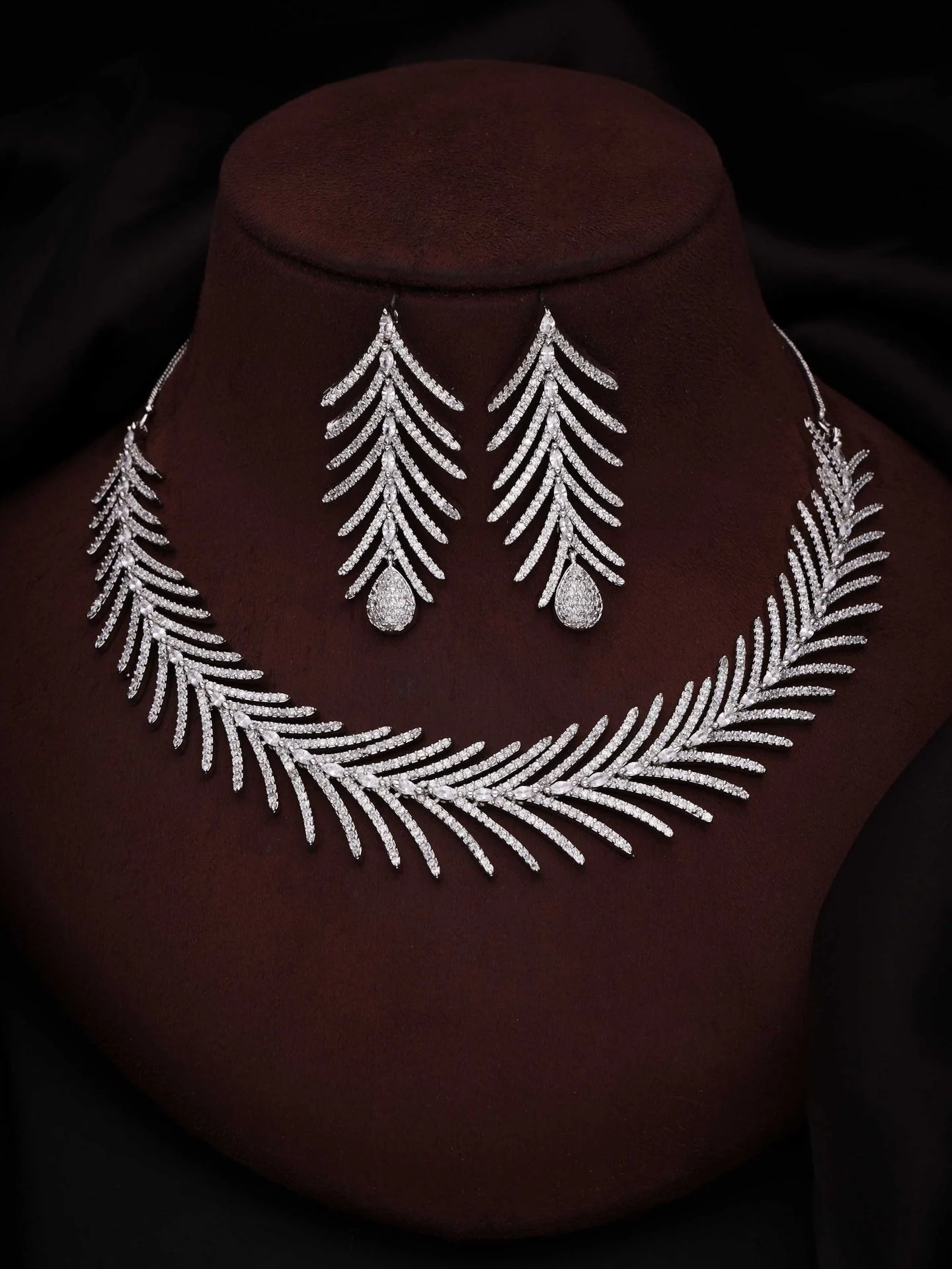Silver Leaf Drop Necklace Set