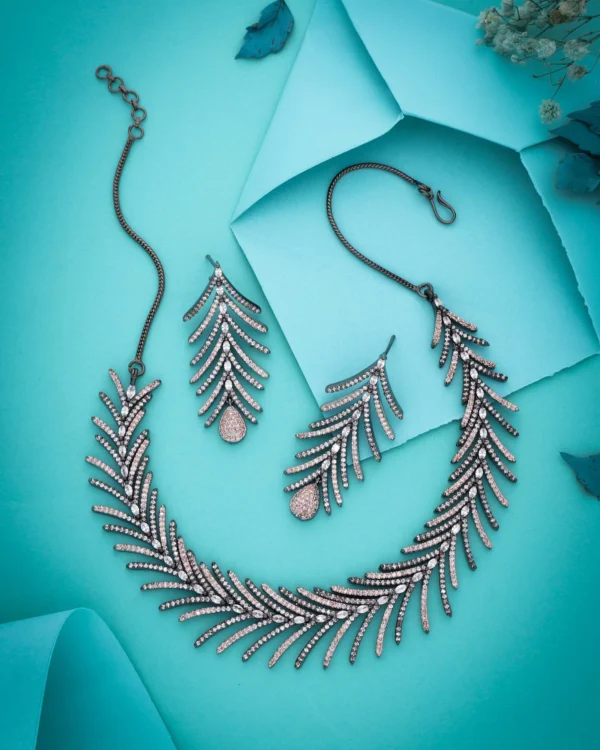 Leaf Design Drop Necklace Set