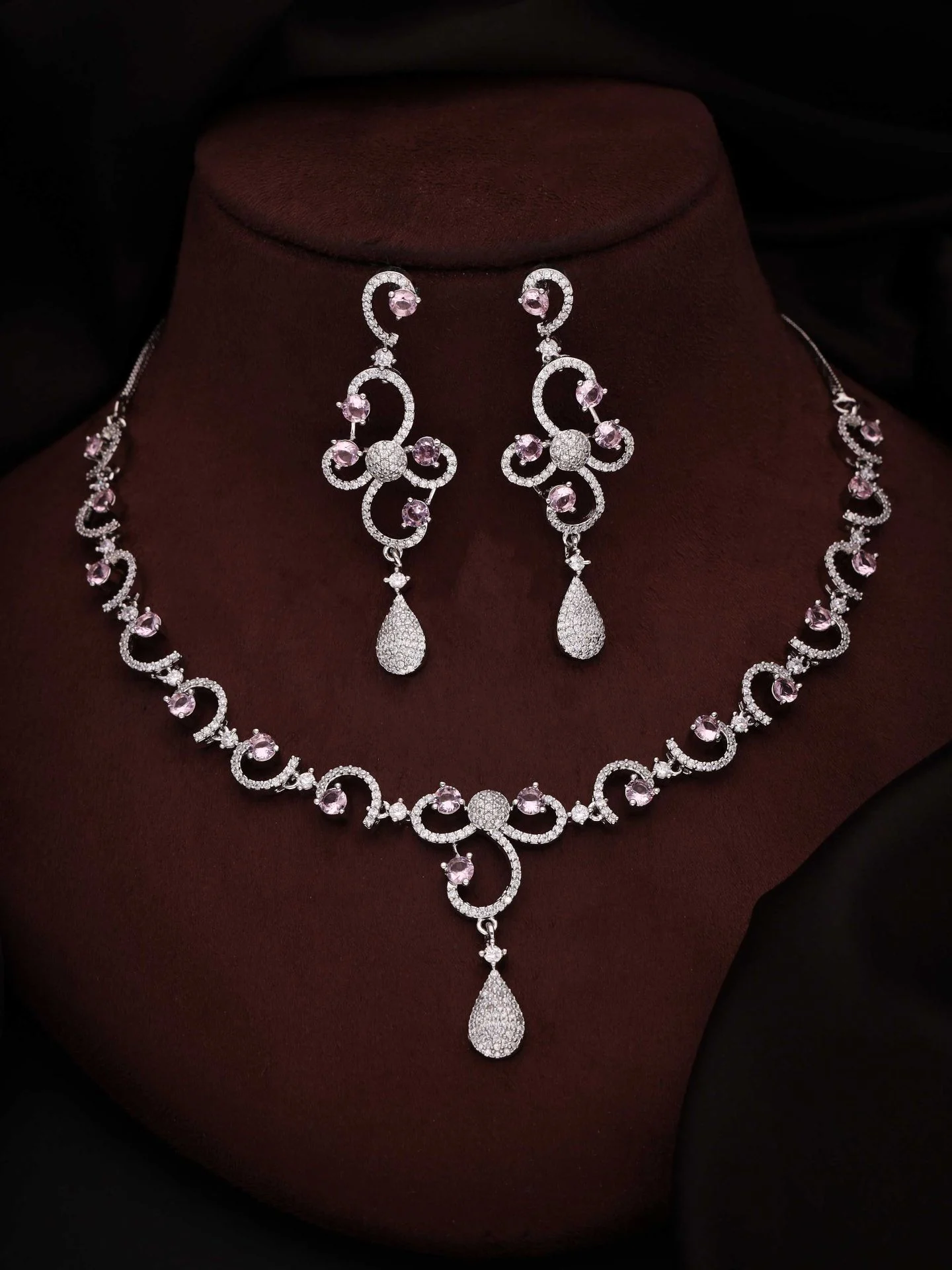 Emerald Charm Circle Necklace Set