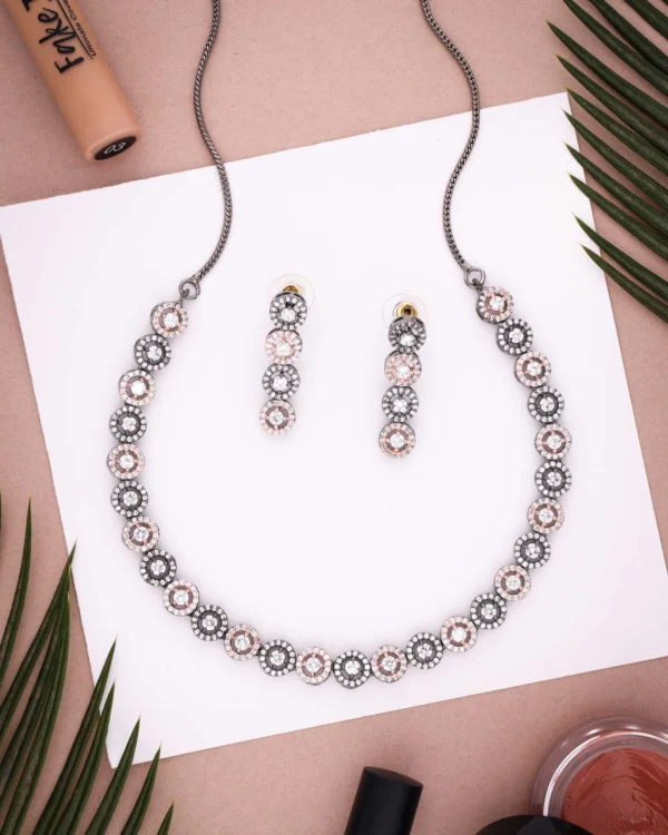 Elegant Floral Circle Necklace Set