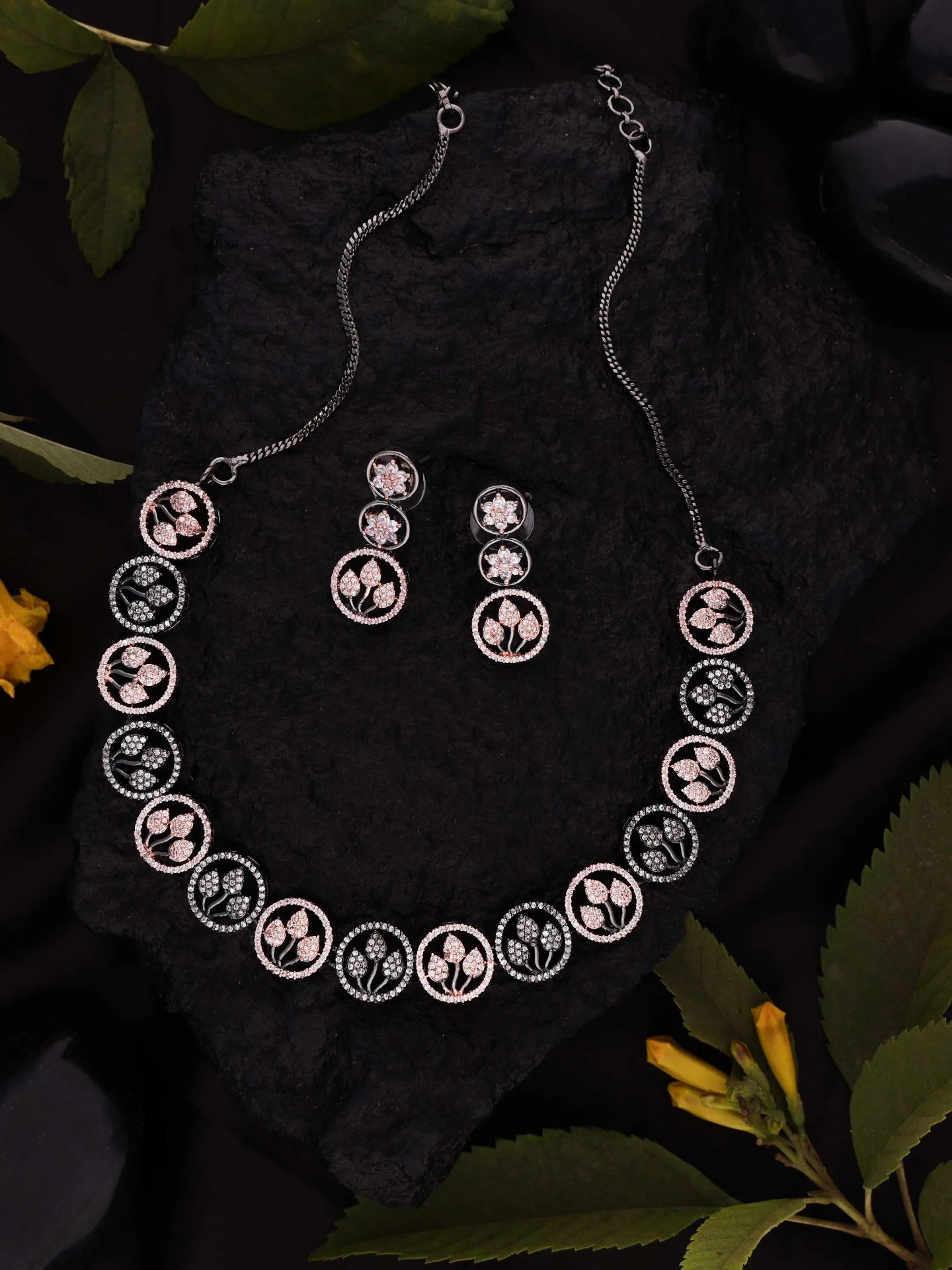 Black Circle Necklace Set - Image 3