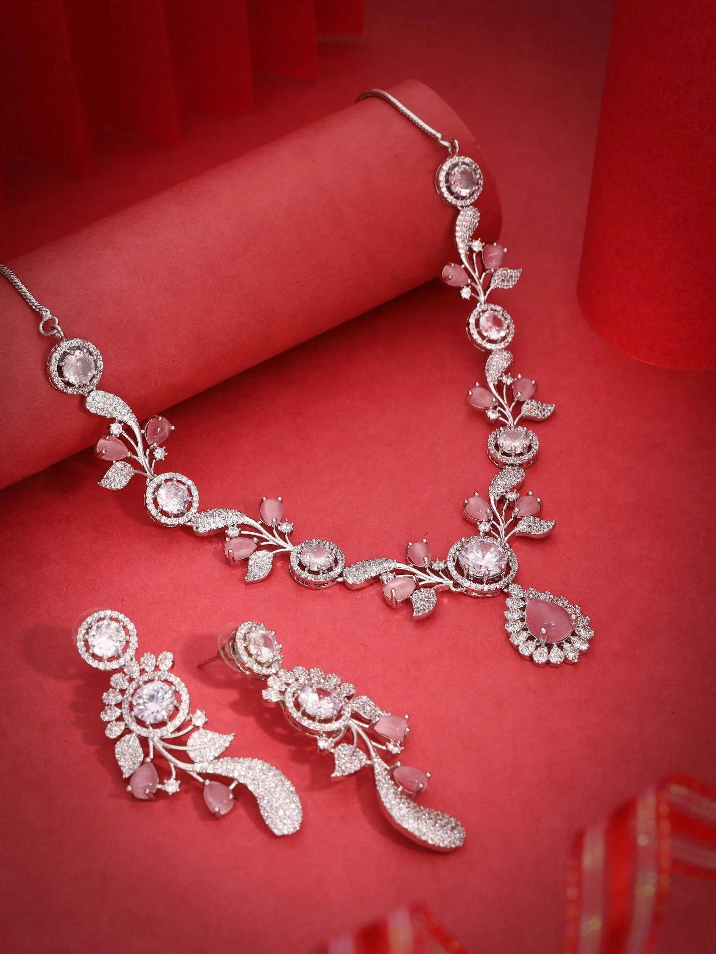 Floral Leaf Teardrop Necklace Set