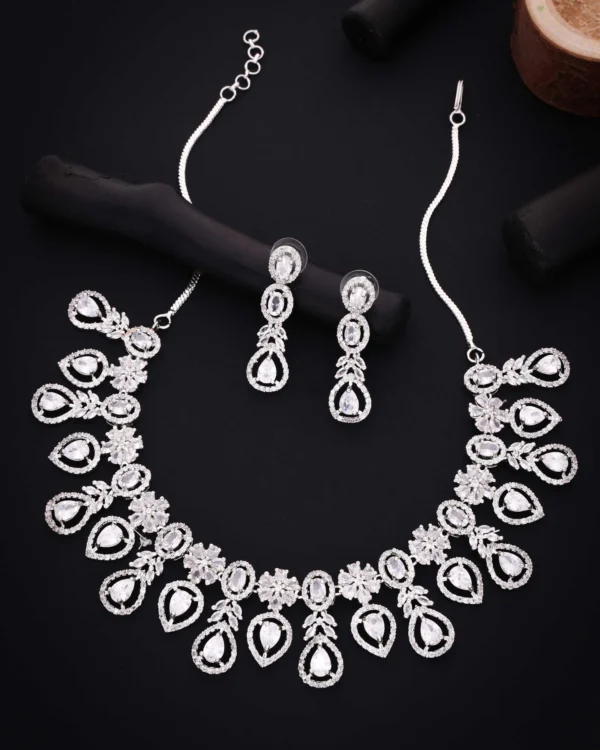 Elegant Leaf Drop Necklace Set