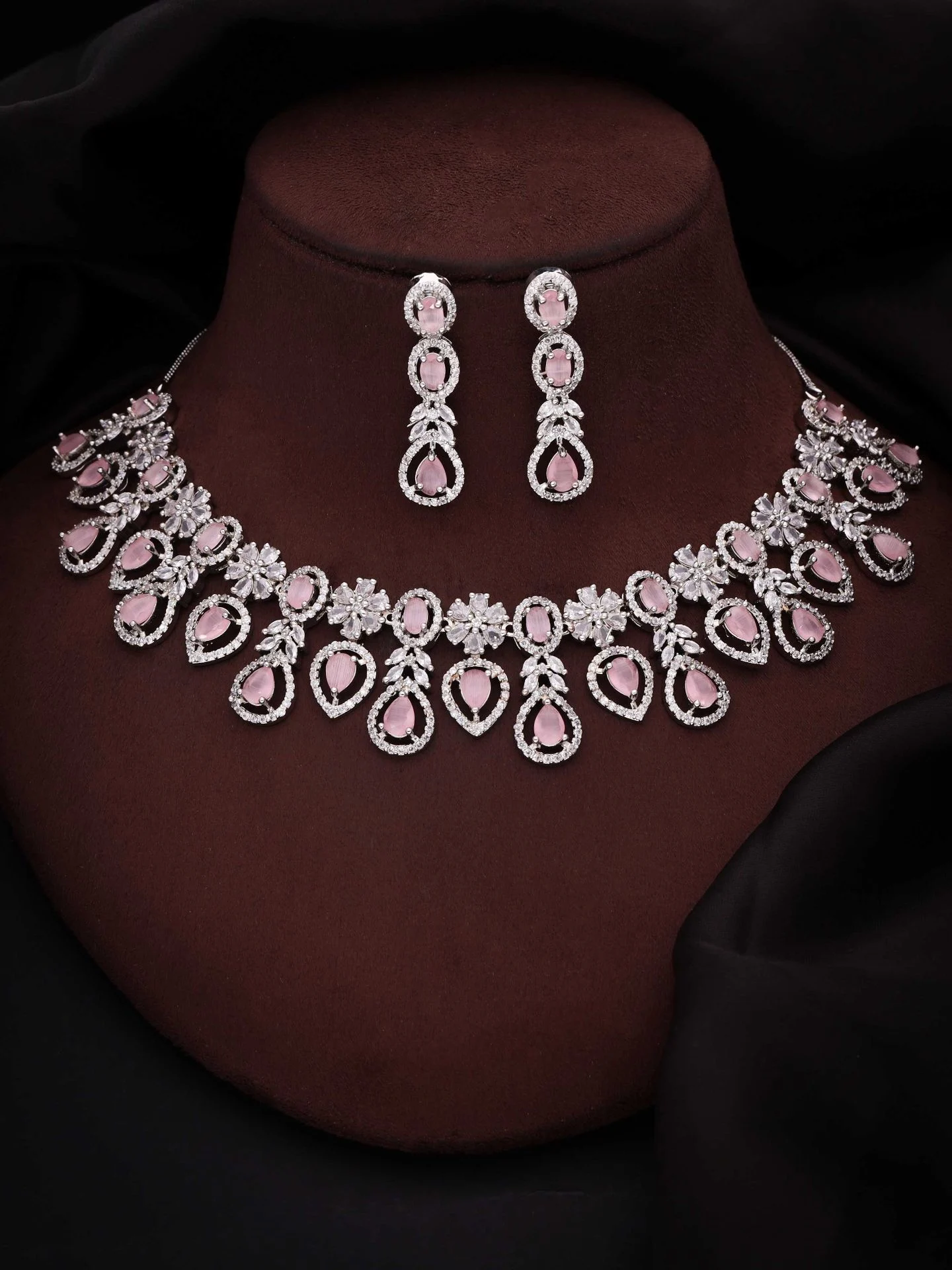 Elegant Teardrop Floral Necklace Set