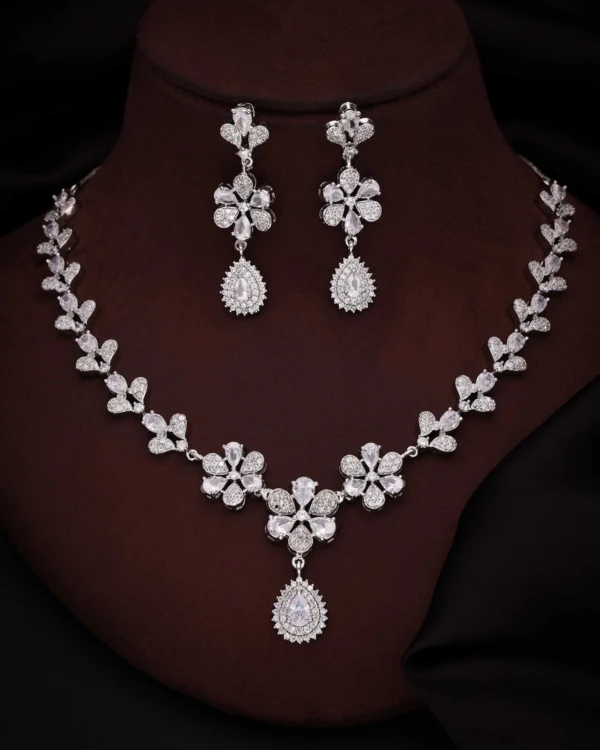 Floral Leaf Teardrop Necklace Set