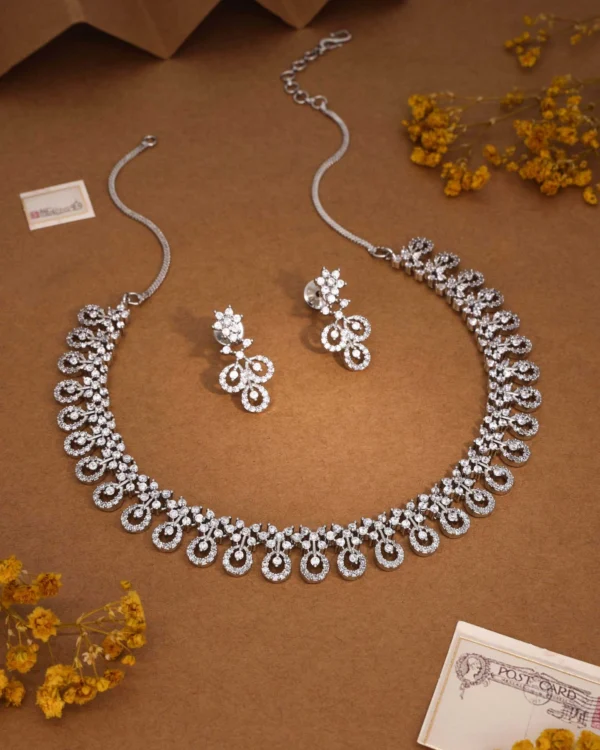 Elegant Floral Drop Necklace Set