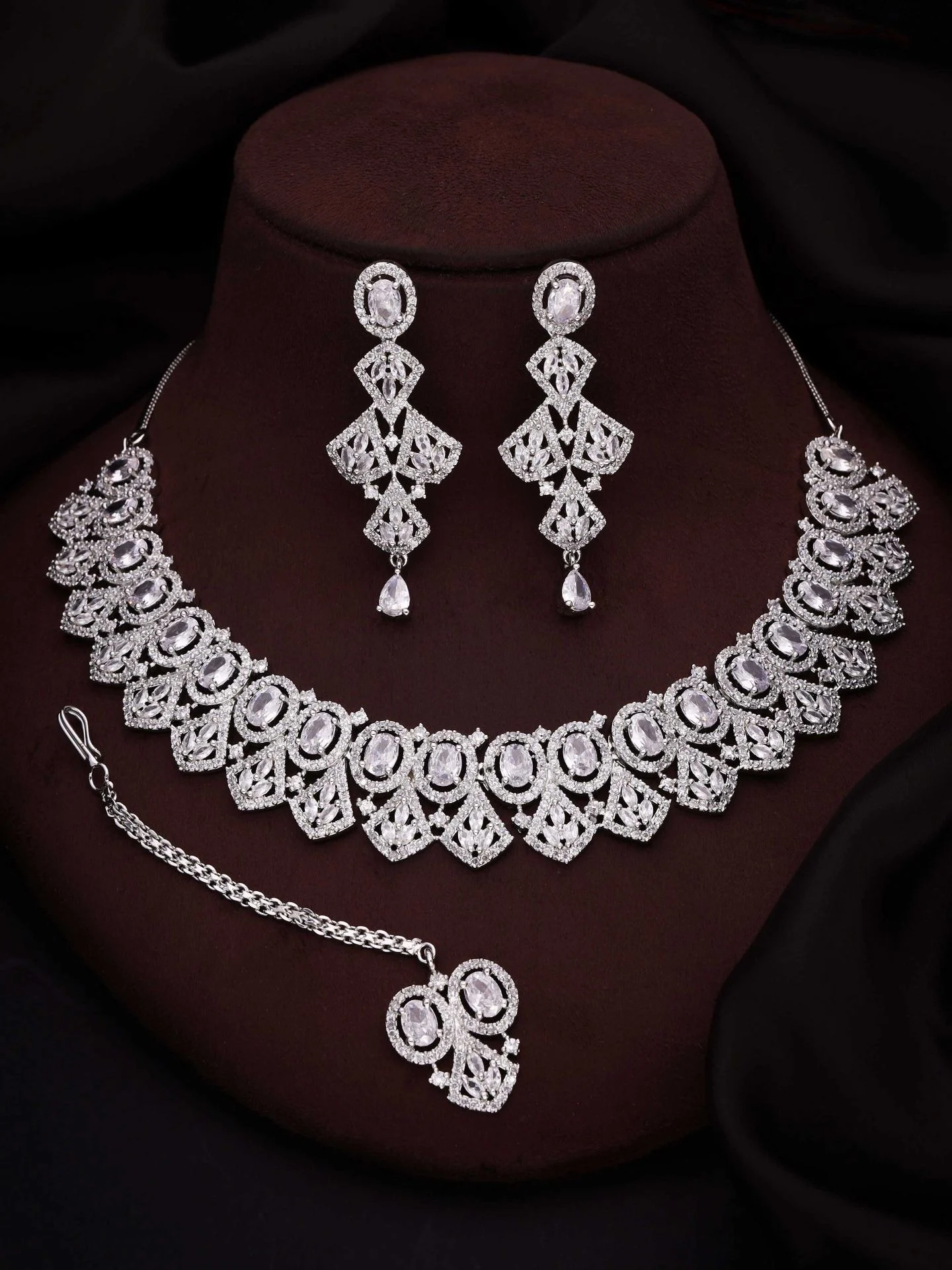 Elegant Geometric Leaf Necklace Set - Image 2