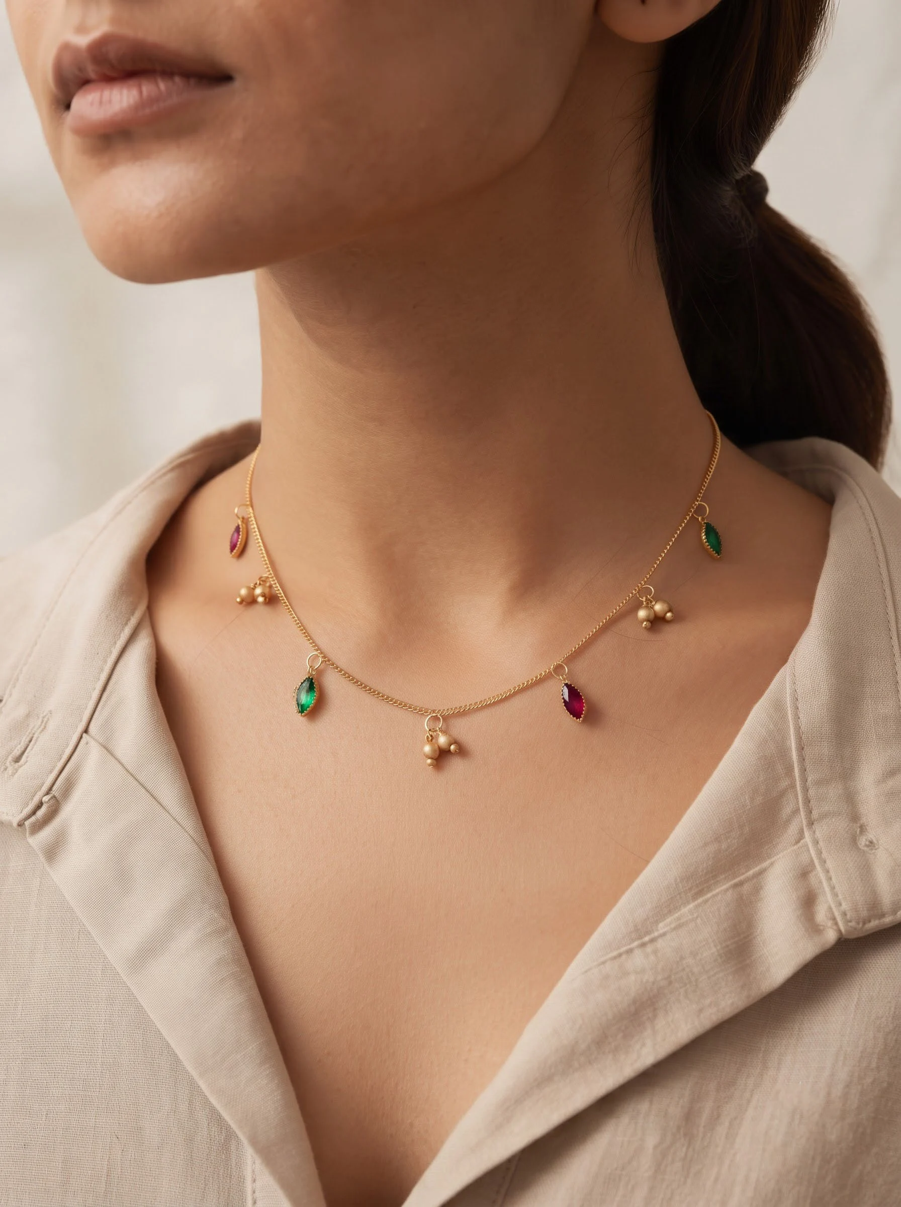 Gold Red Green Necklace - Image 5