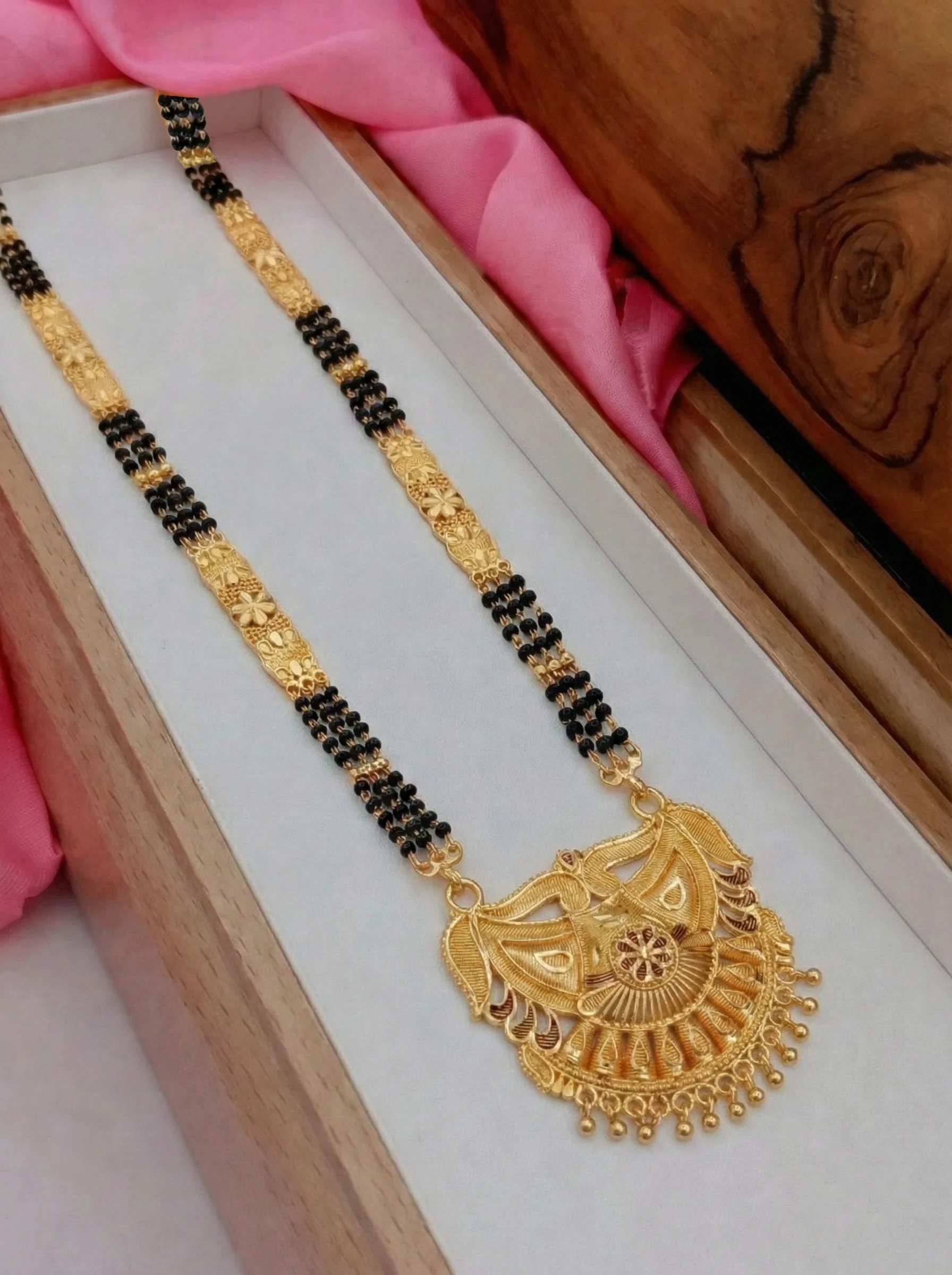 Golden Paisley Pendant Mangalsutra - Image 4