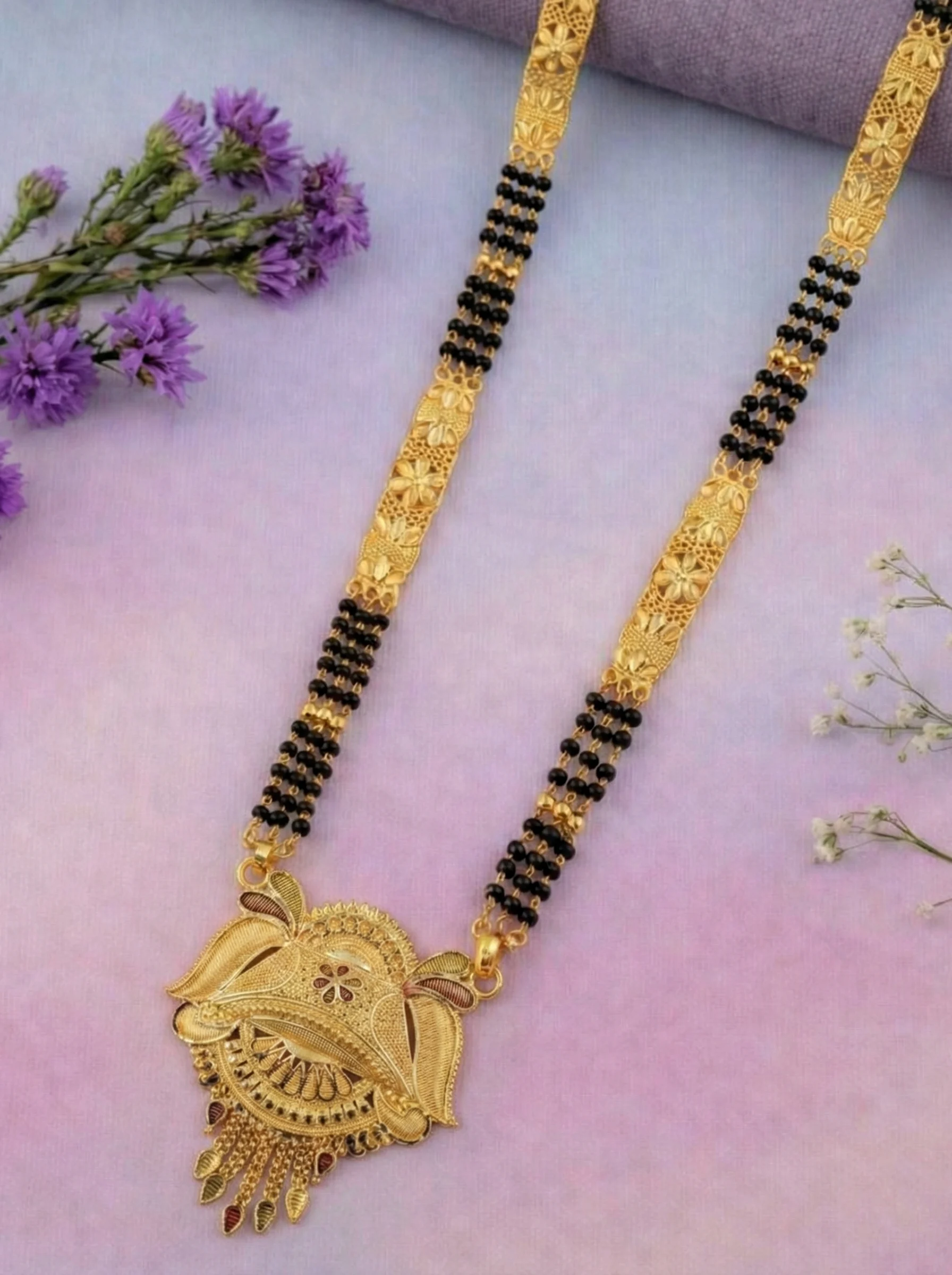 Elegant Leaf Gold Mangalsutra - Image 6