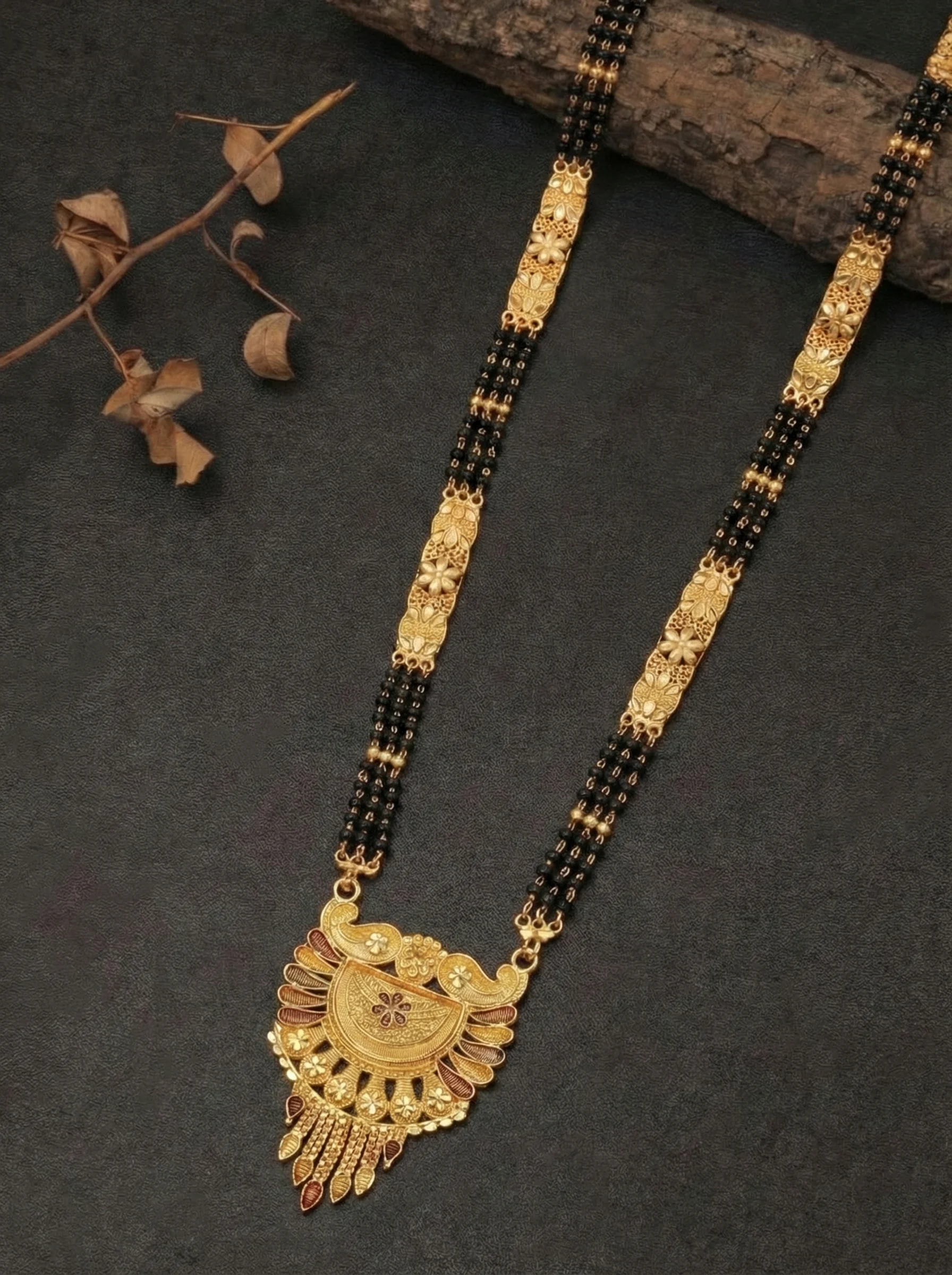 Royal Leaf Pendant Mangalsutra - Image 5