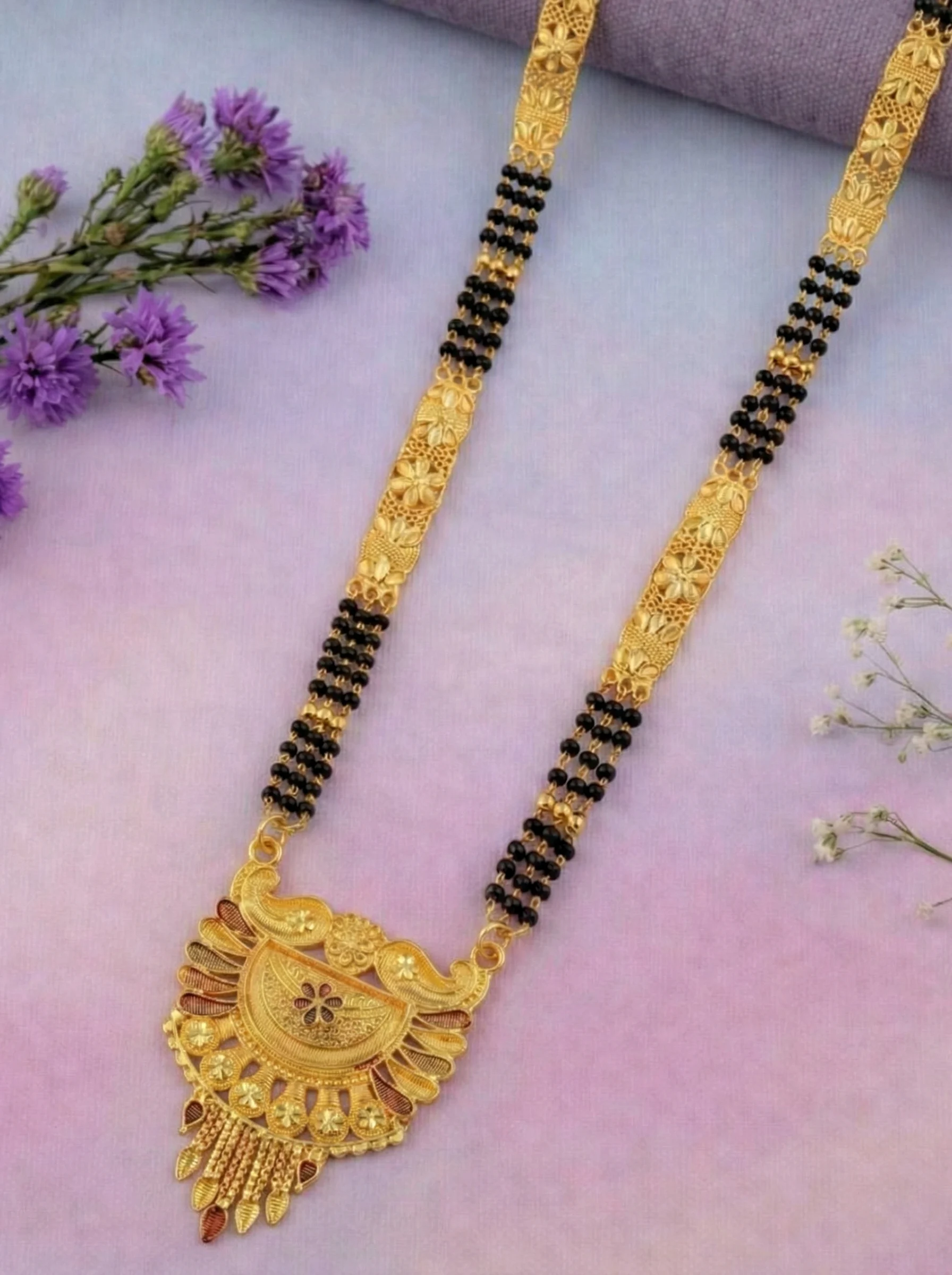 Royal Leaf Pendant Mangalsutra - Image 3