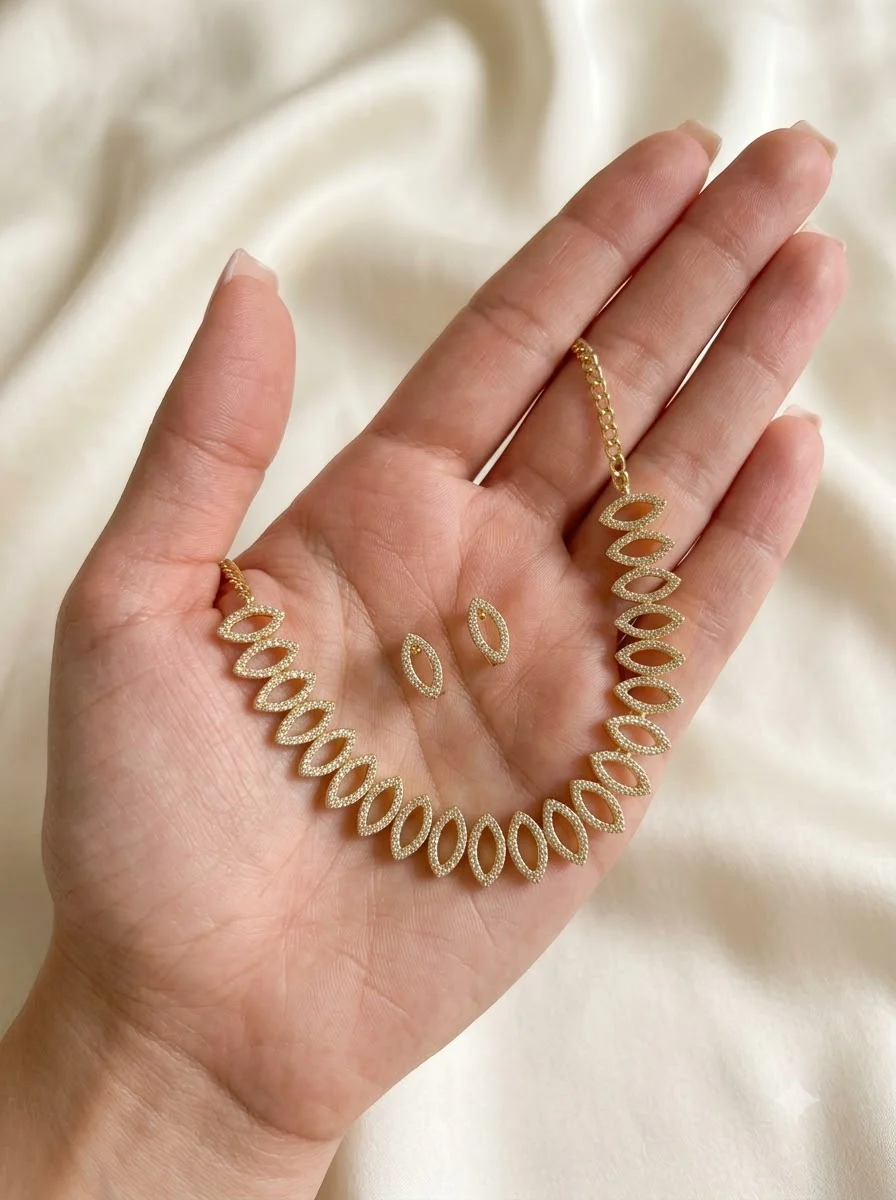 Cream Leaf Necklace Set - Image 3