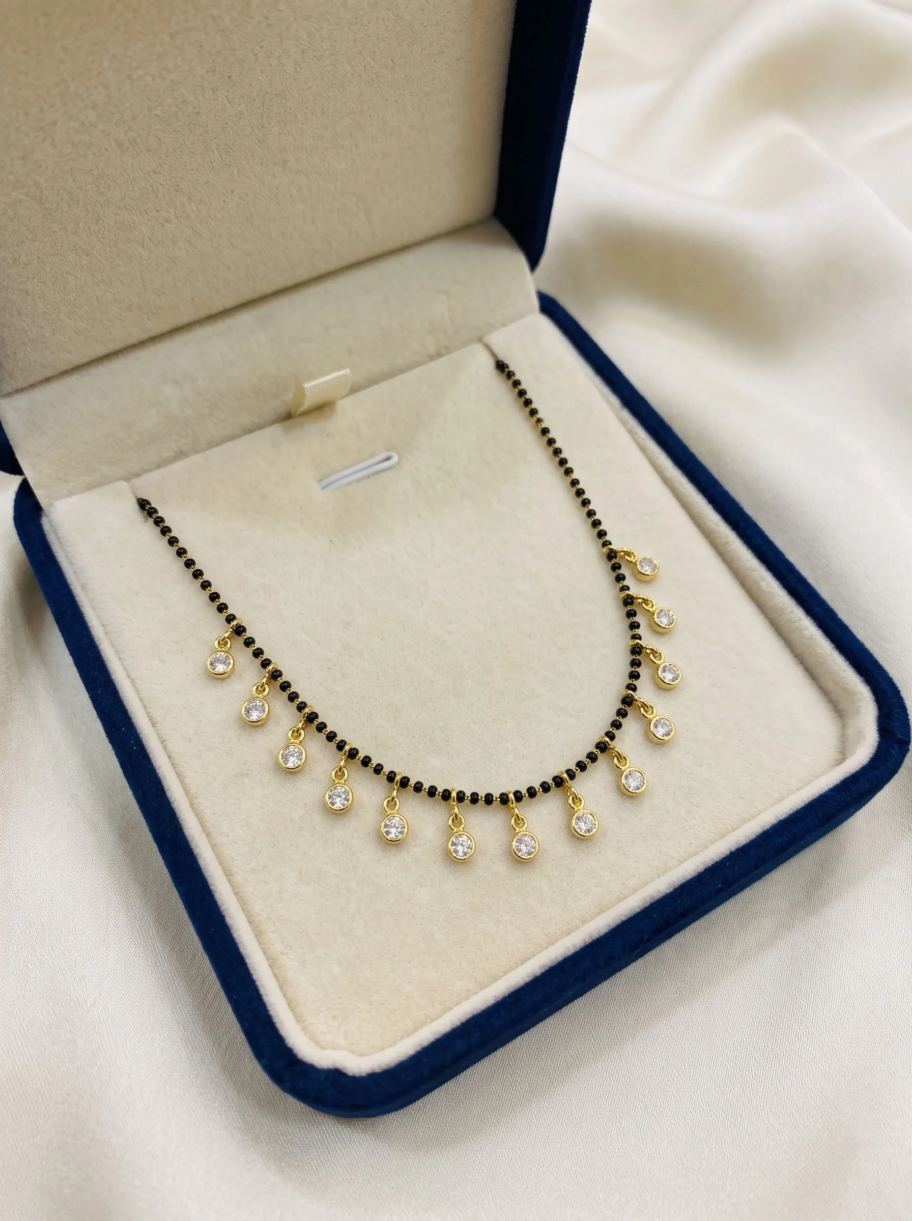 Gold Stone Drop Mangalsutra - Image 2