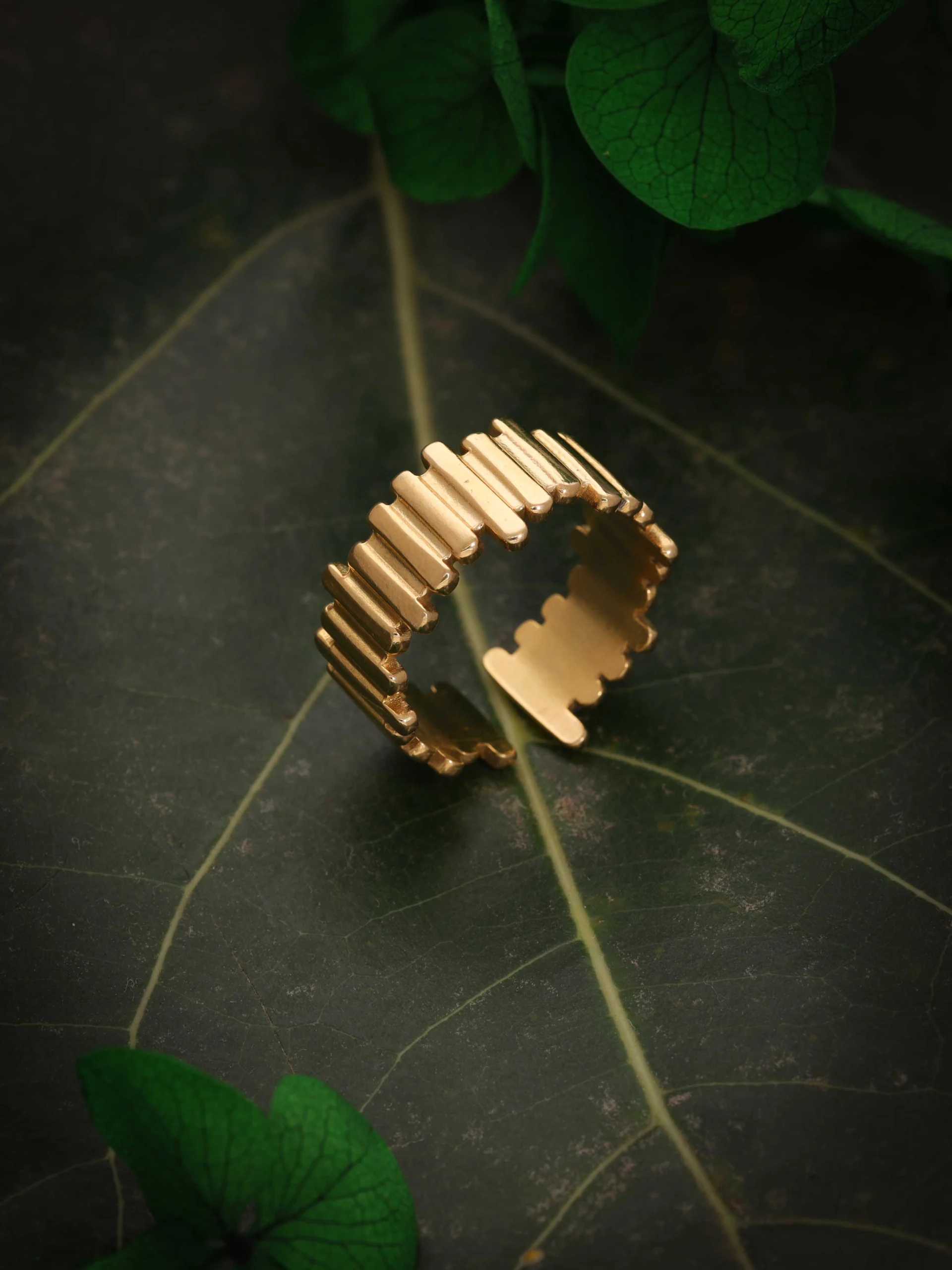 Gold Vertical Bar Band Ring