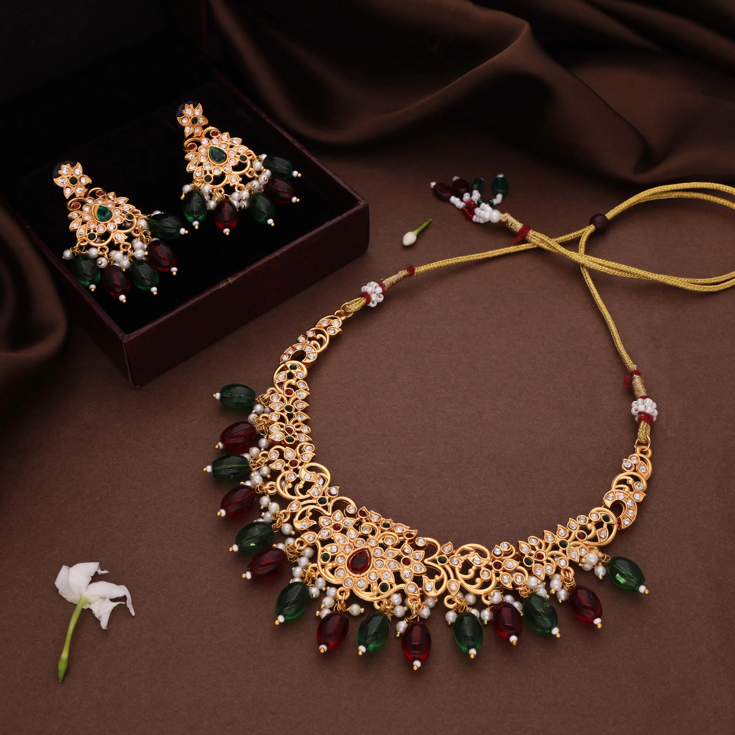 Red and Green Bead Necklace Set - Image 3