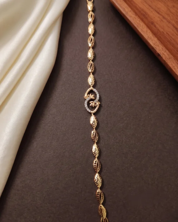 Elegant Textured Chain Bracelet