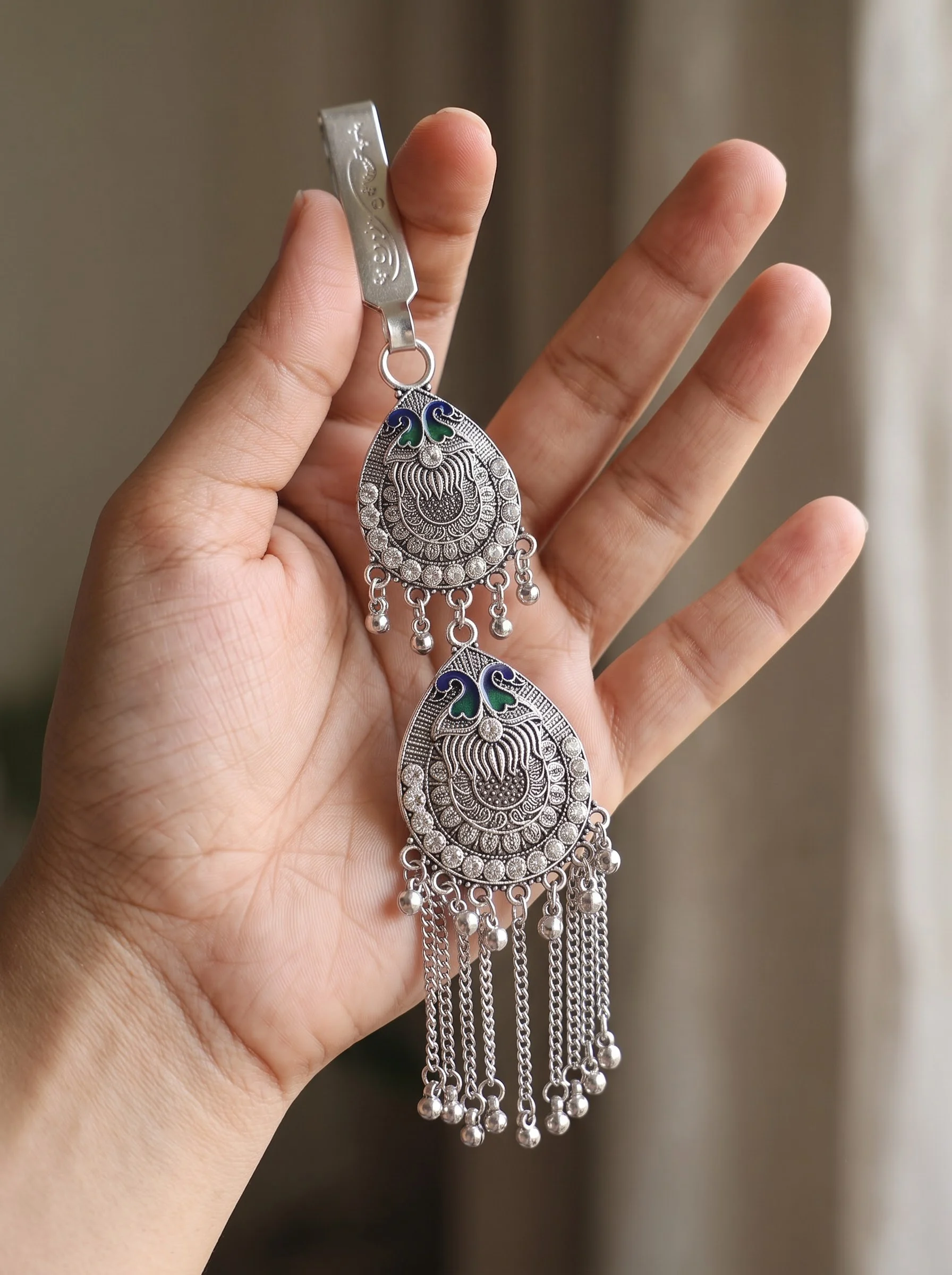 Silver Peacock Teardrop Saree Challa - Image 2
