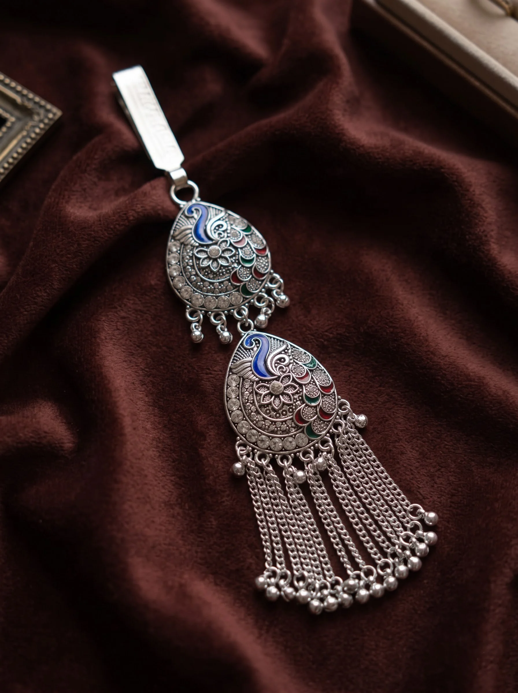 Silver Peacock Teardrop Saree Challa - Image 5