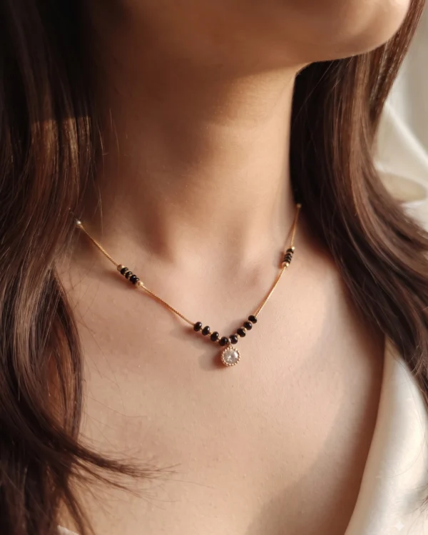 Round Stone Black Necklace